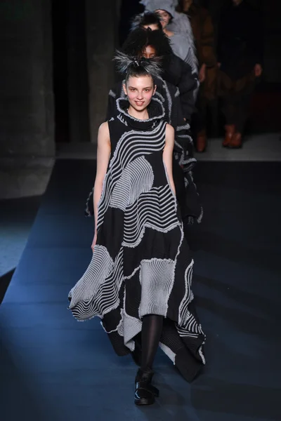 Look 33